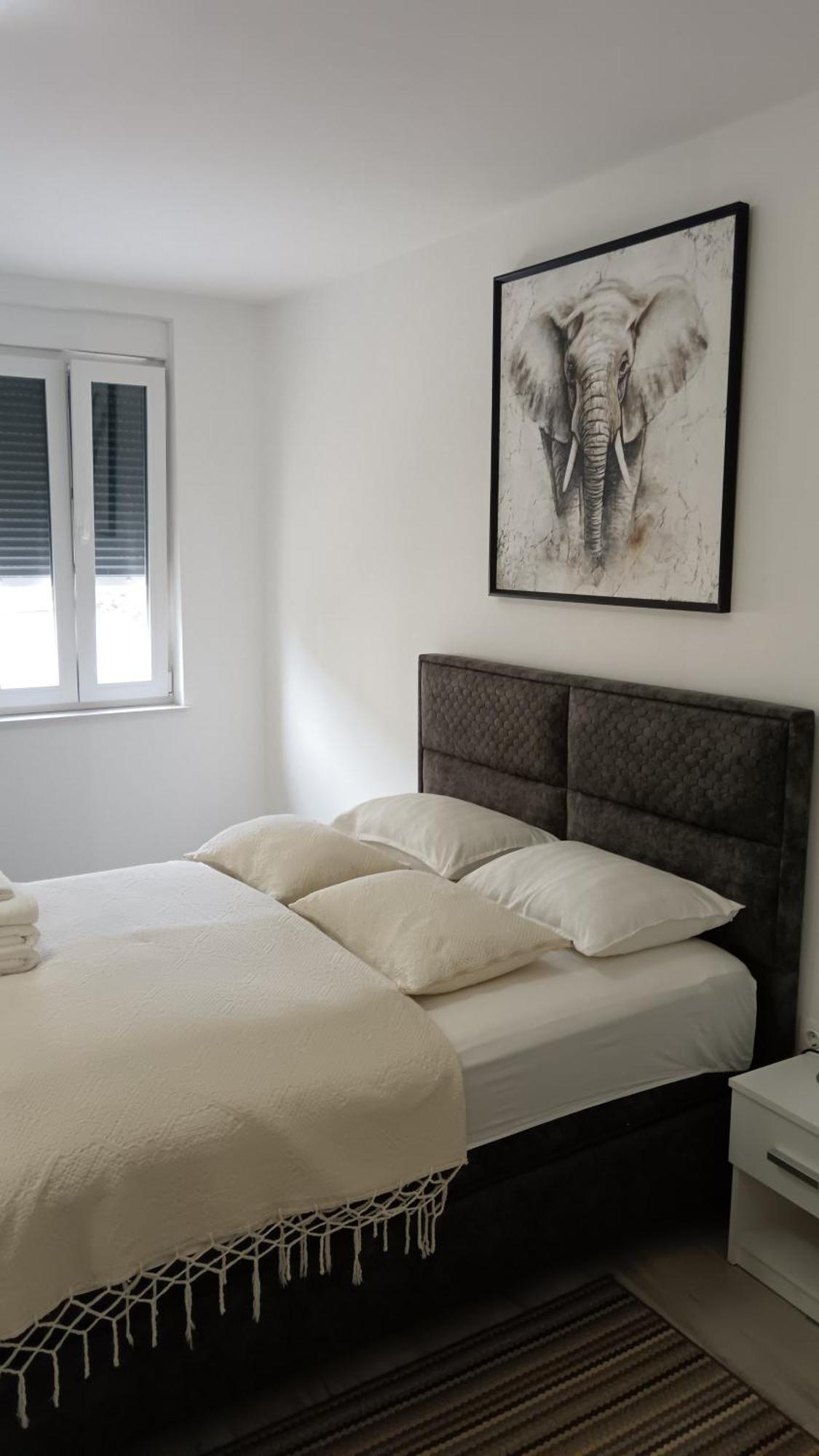 Faveria Apartments Amphitheater With Free Parking Πούλα Δωμάτιο φωτογραφία