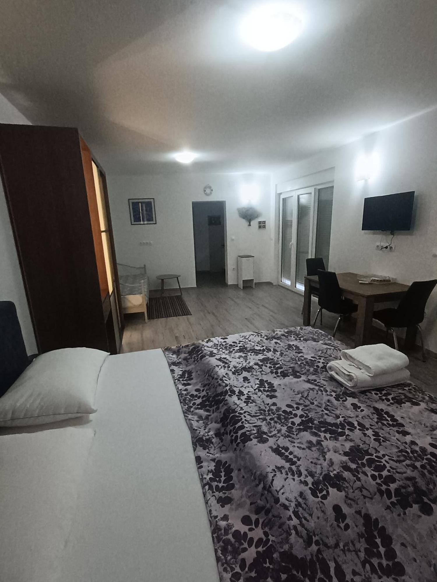 Faveria Apartments Amphitheater With Free Parking Πούλα Δωμάτιο φωτογραφία